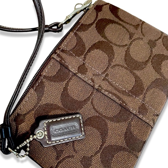 COACH Chocolate Signature C Jacquard Small Wristlet Wallet Brown | SV/CH F42391 - Picture 1 of 11